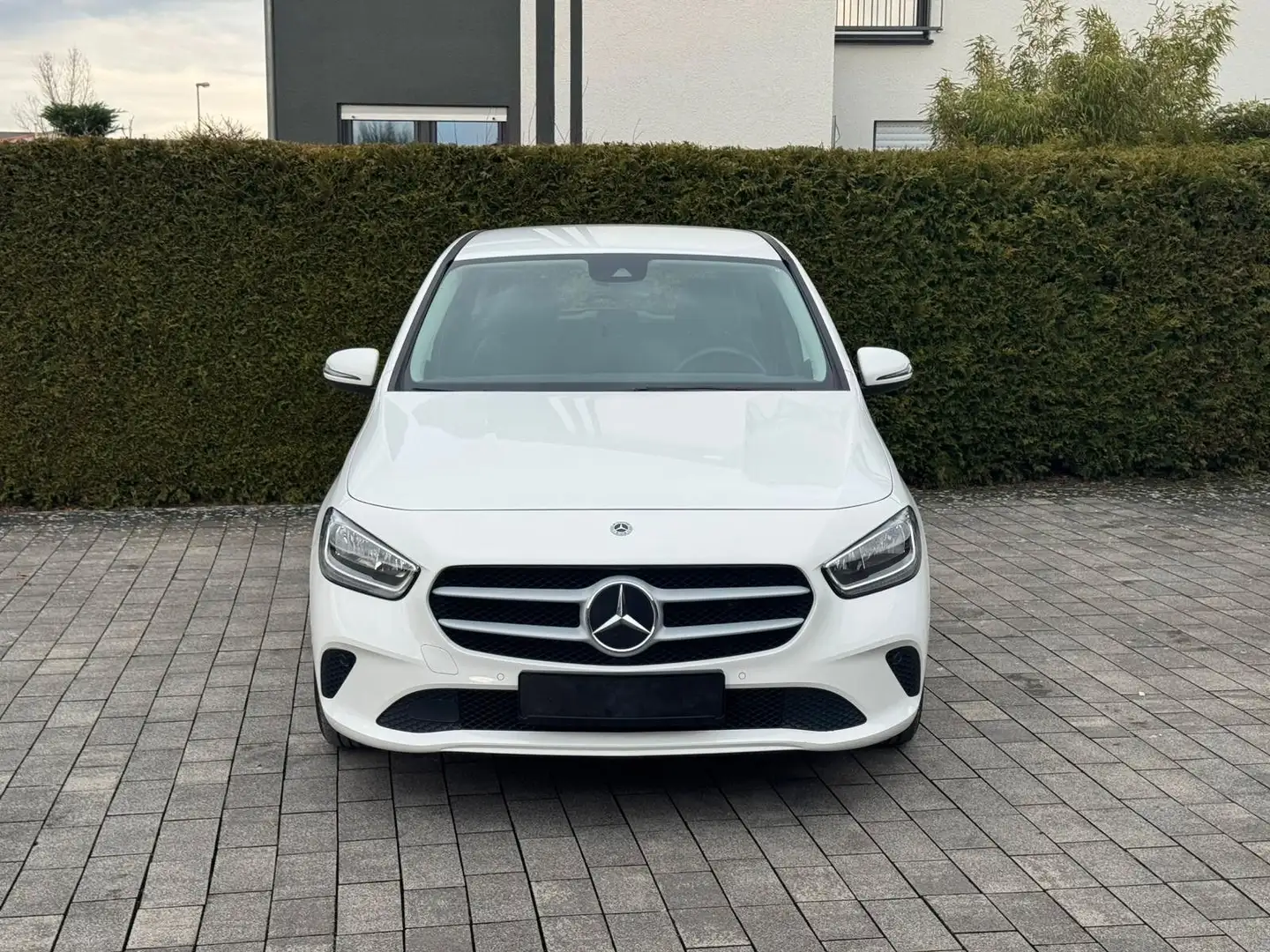Mercedes-Benz B 180 (Automatik, Teilleder, Navi) Blanc - 2