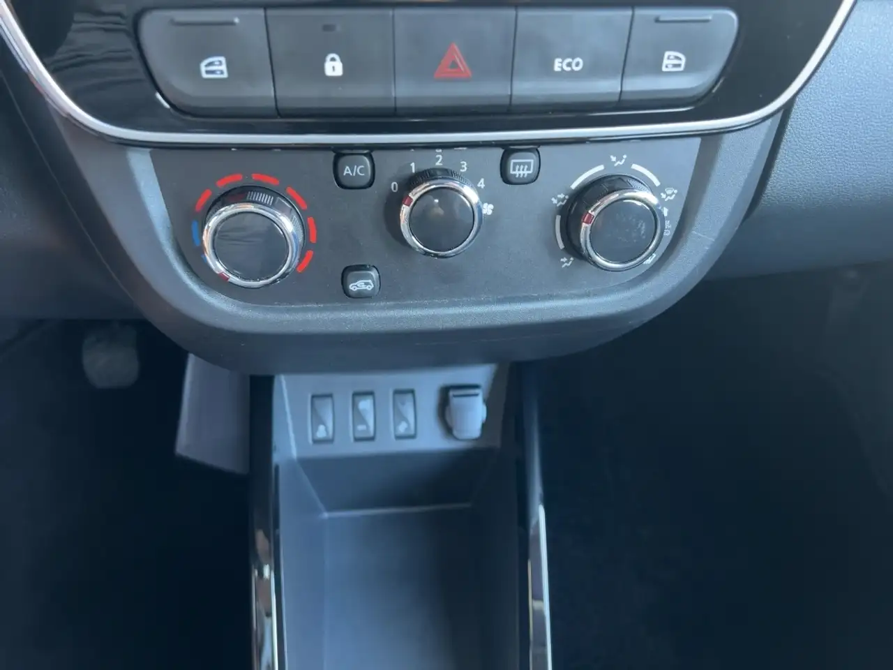 Dacia Spring Essential KLIMA LED-Tagfahrlicht ABS ESP ZV, миниатюра 17