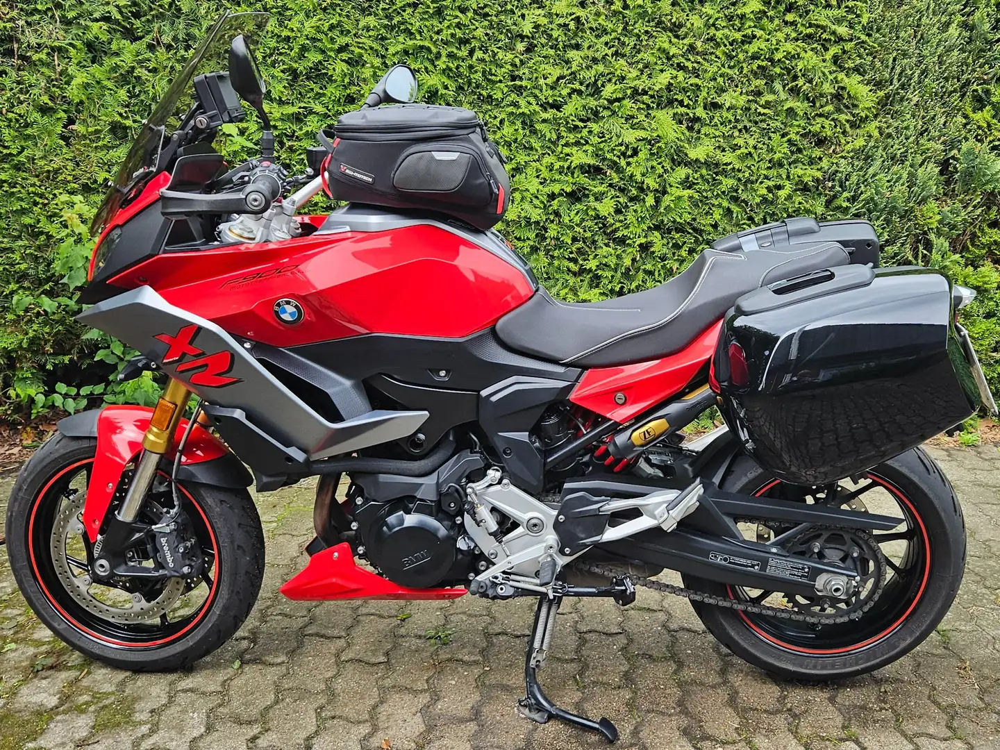BMW F 900 XR Sporttourer Rot - 1