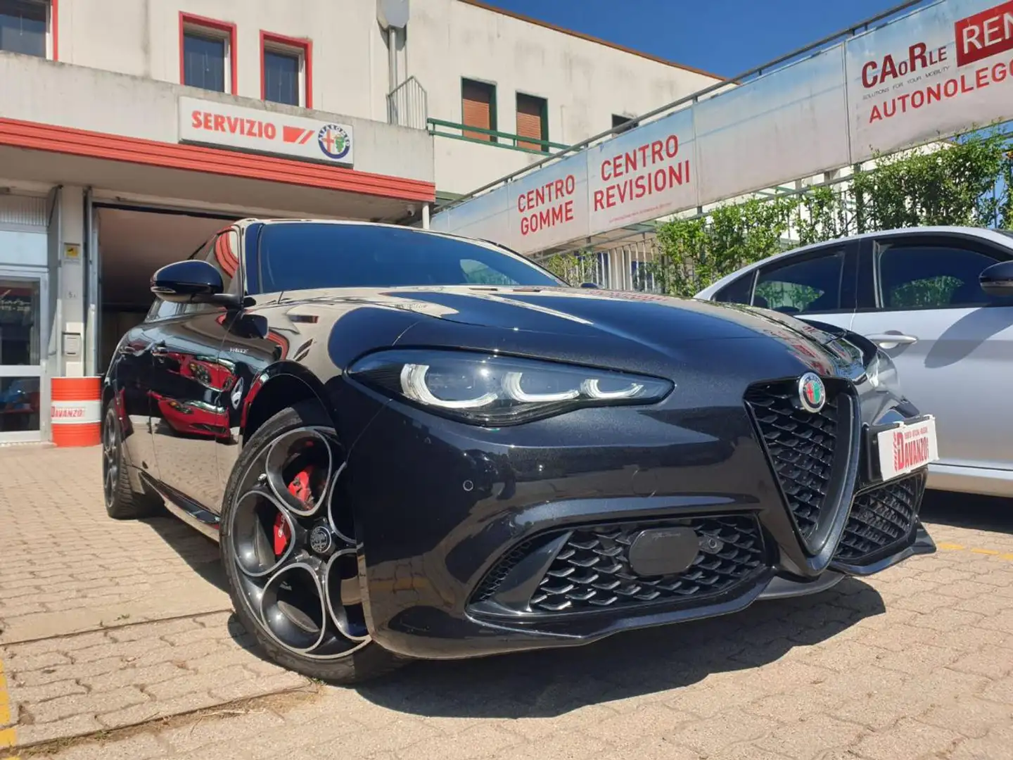 Alfa Romeo Giulia 2.0 Turbo 280 CV AT8 AWD Q4 Veloce Noir - 1