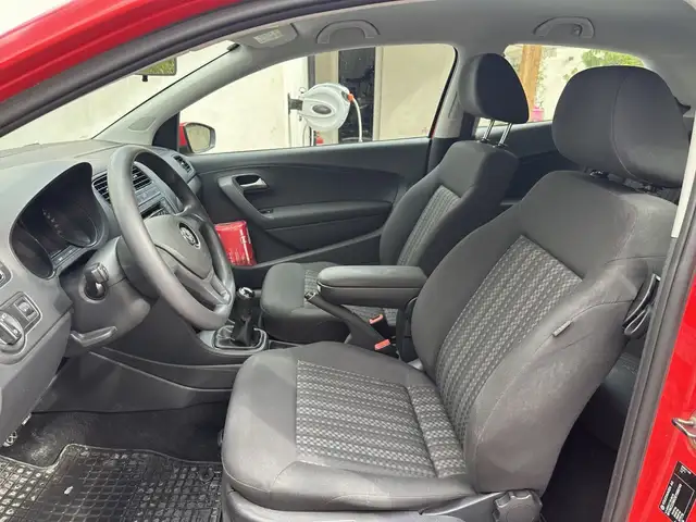Volkswagen Polo view 6