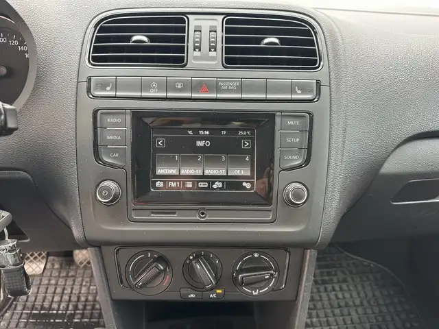 Volkswagen Polo view 7