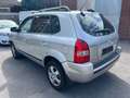 Hyundai TUCSON 2.0 GLS (2WD) mit Gasanlage | Motor raucht weiss Gris - thumbnail 3