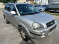 Hyundai TUCSON 2.0 GLS (2WD) mit Gasanlage | Motor raucht weiss Gris - thumbnail 2