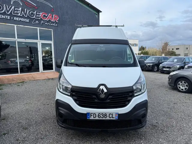Renault Trafic view 2