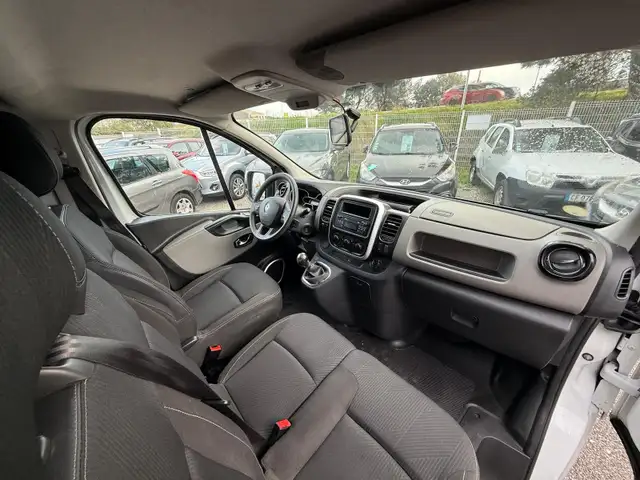 Renault Trafic view 8