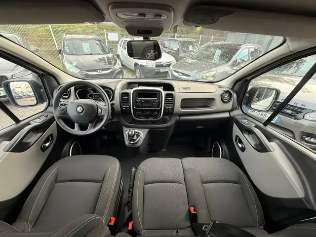 Renault Trafic view 7