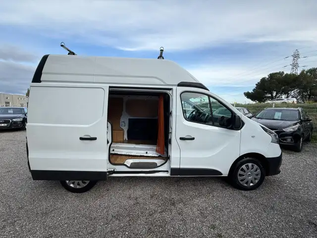 Renault Trafic view 10