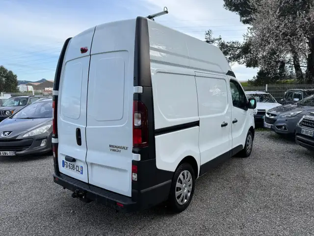 Renault Trafic view 4