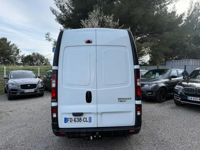 Renault Trafic view 5