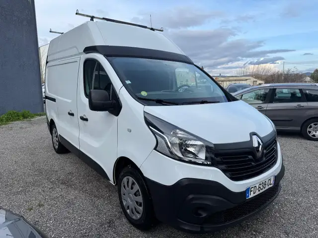 Renault Trafic view 3