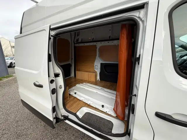 Renault Trafic view 11