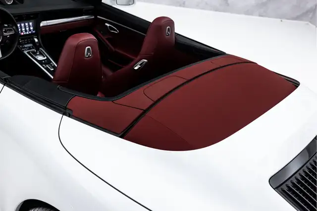 Porsche 911 view 20
