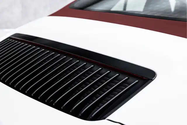 Porsche 911 view 18