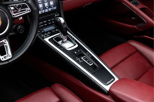 Porsche 911 view 28