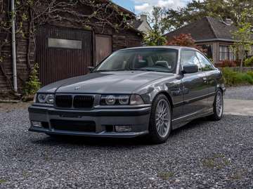 320i E36