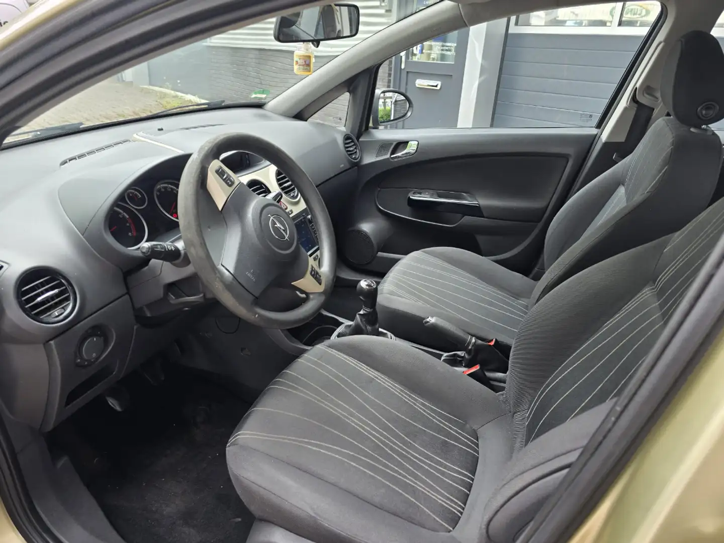 Opel Corsa 1.4 16V Enjoy Beige - 2