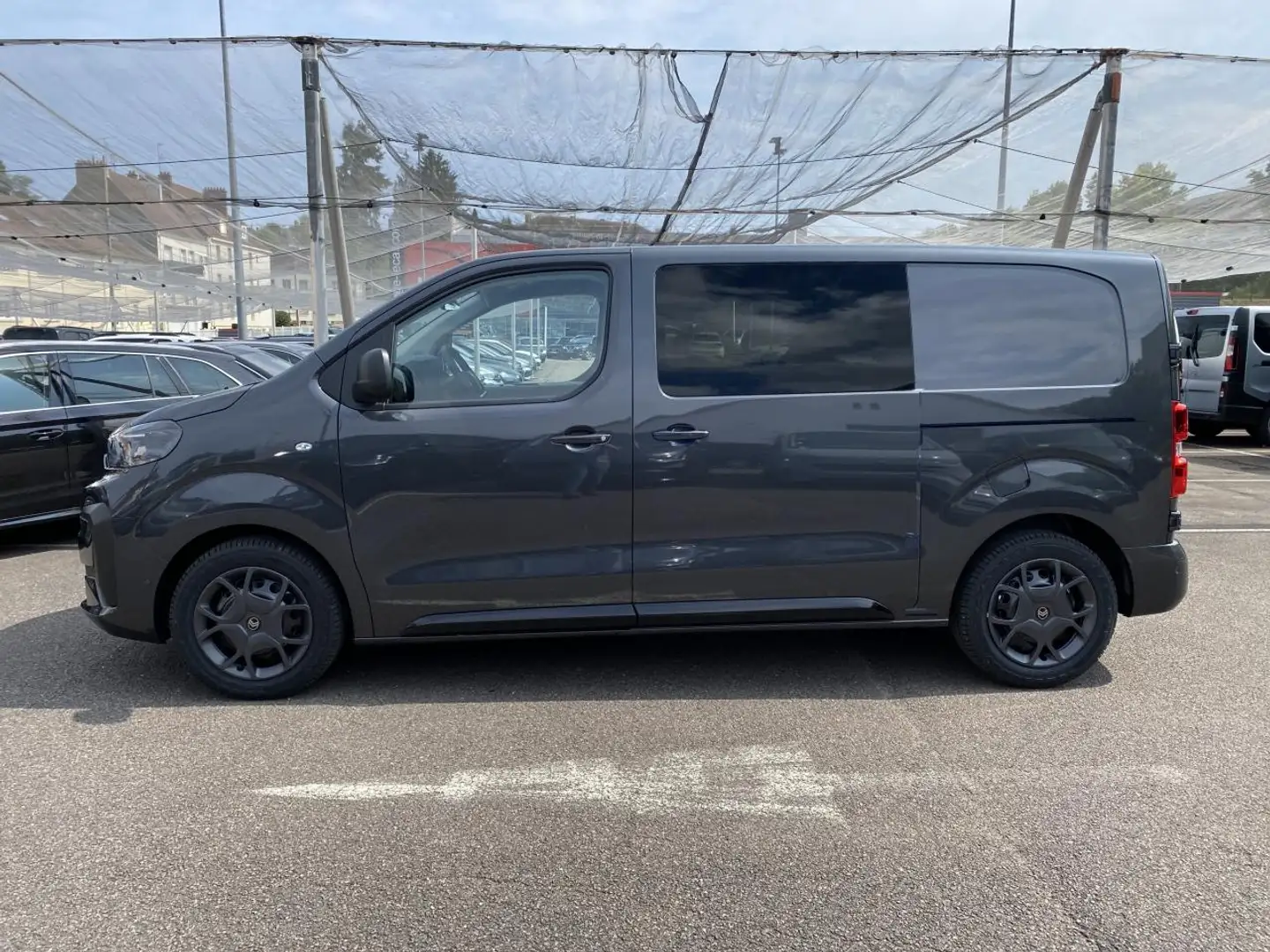 Citroen Jumpy III CABINE APPROFONDIE M BLUEHDI 180 EAT8 6PL CAMERA / KIT BOIS Gris - 2