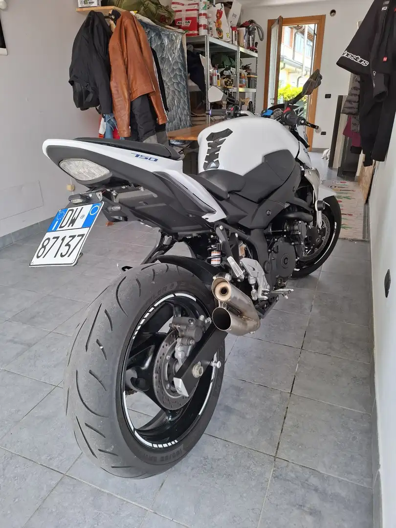 Suzuki GSR 750 Blanco - 2