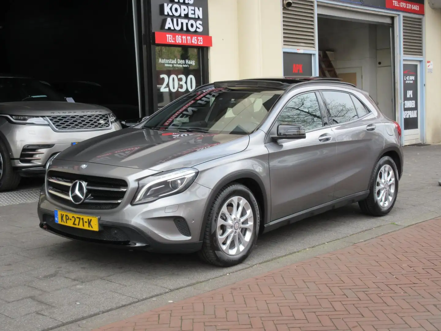 Mercedes-Benz GLA 180 d Automaat Leer Navi Clima Pano Šedá - 1