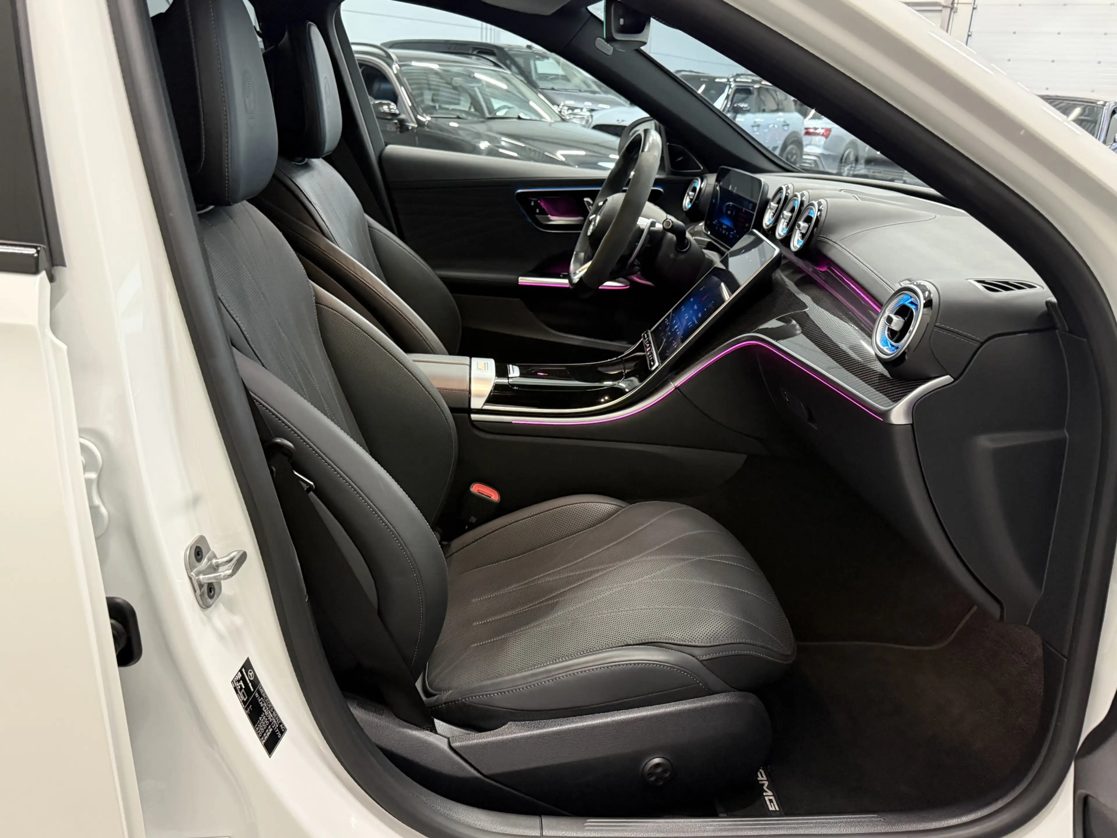 Mercedes-Benz C 63 AMG S E Performance PANO/TREKHAAK/BURMESTER/ACHTERAS-B — photo 14