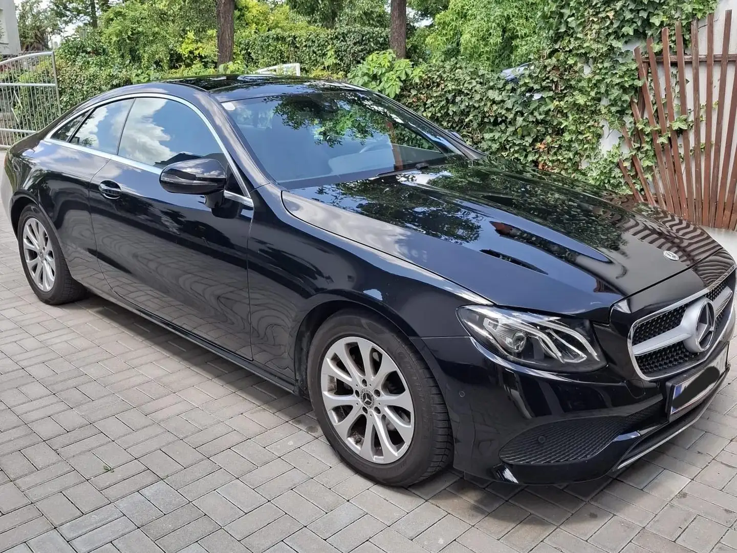 Mercedes-Benz E 200 E 200 Aut. Schwarz - 2