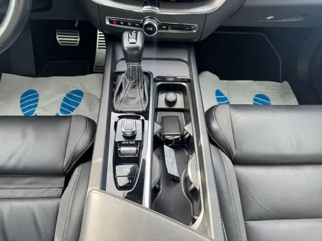 Volvo XC60 view 14