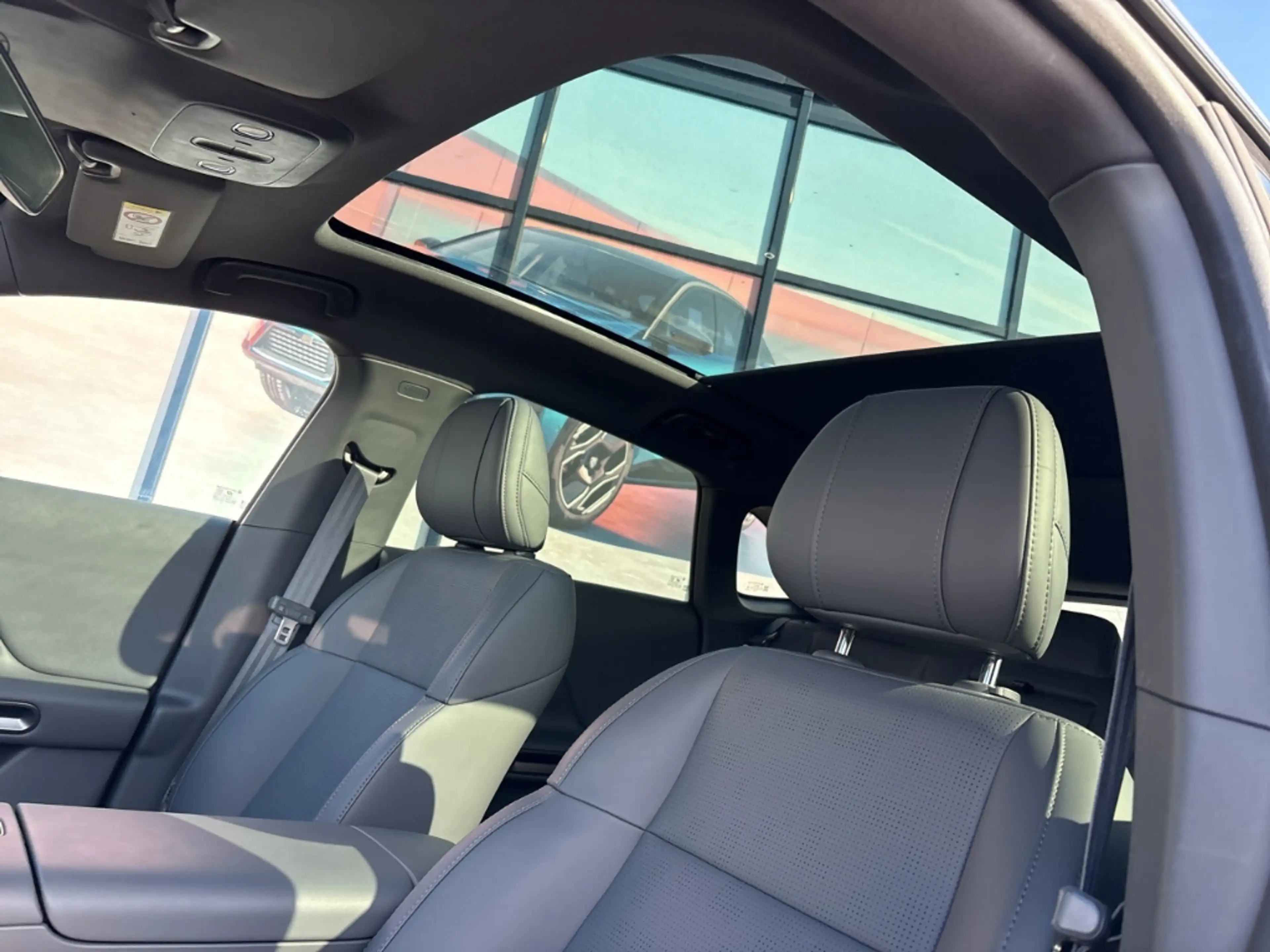 Leapmotor B05 BEV Design Pro Max Panorama Navi Soundsystem 360 K — photo 12