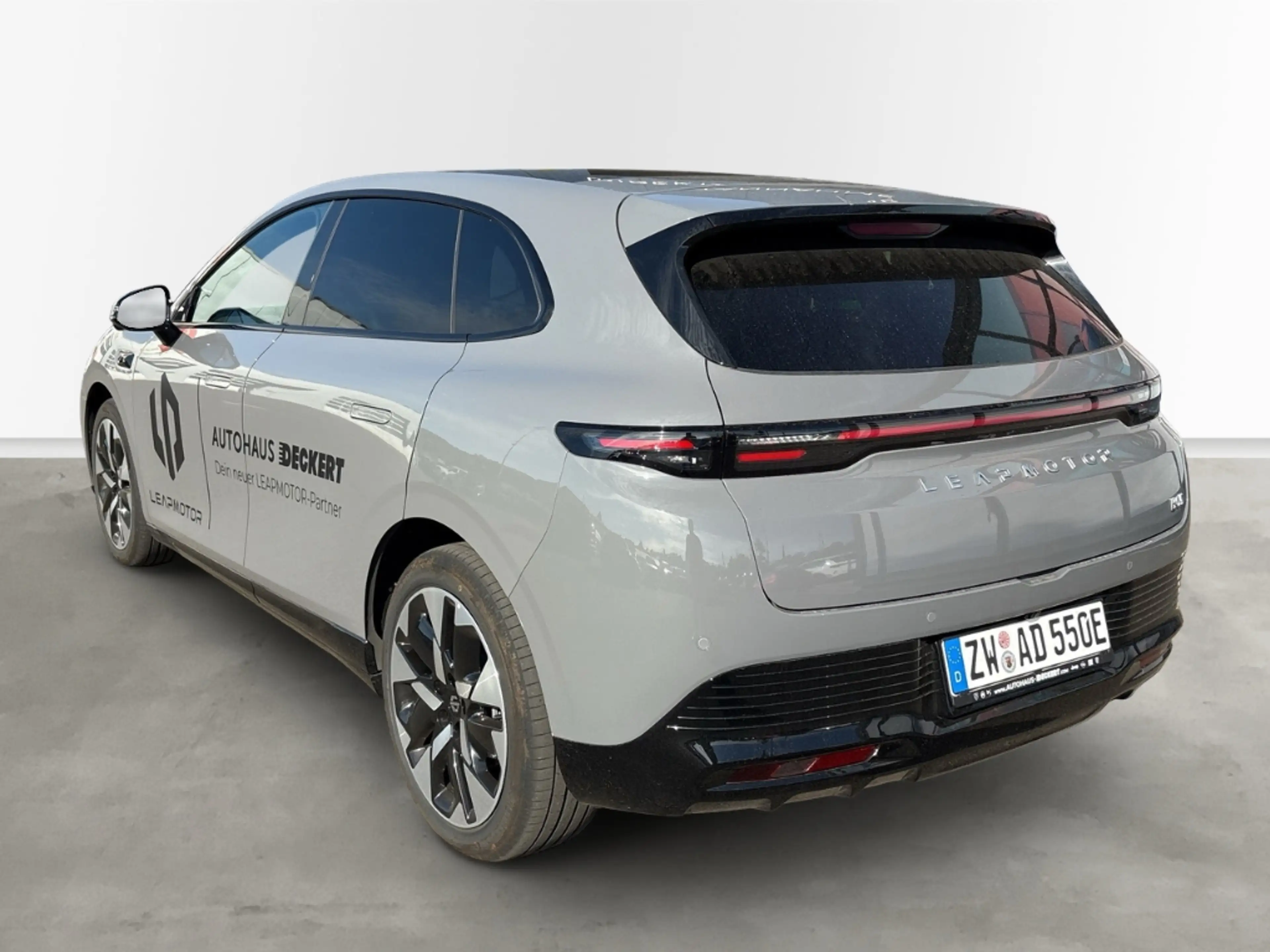 Leapmotor B05 BEV Design Pro Max Panorama Navi Soundsystem 360 K — photo 6