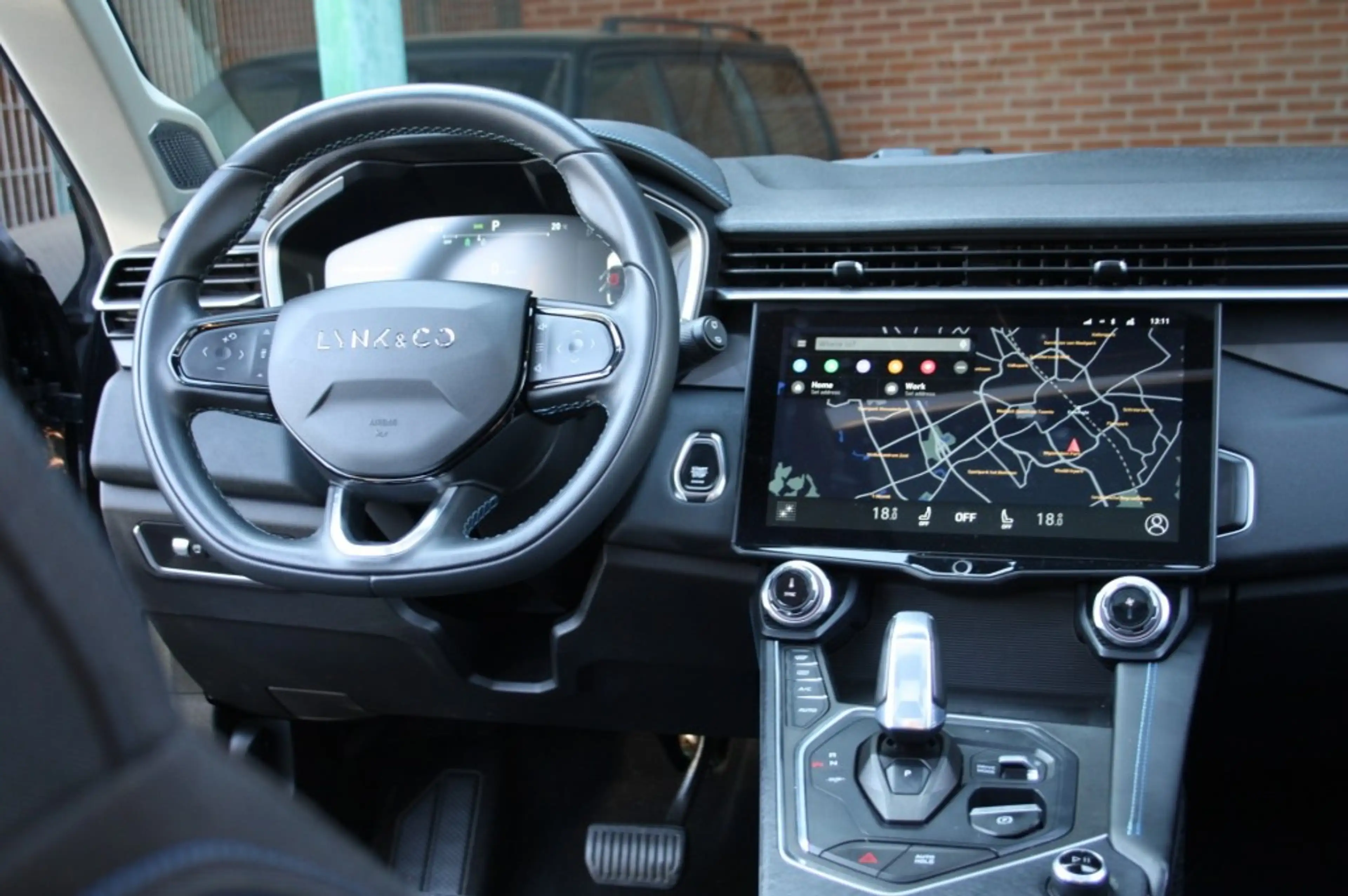 Lynk & Co 01 1.5 Plug-in Hybrid / 360 Camera / Pano / Carplay — photo 10