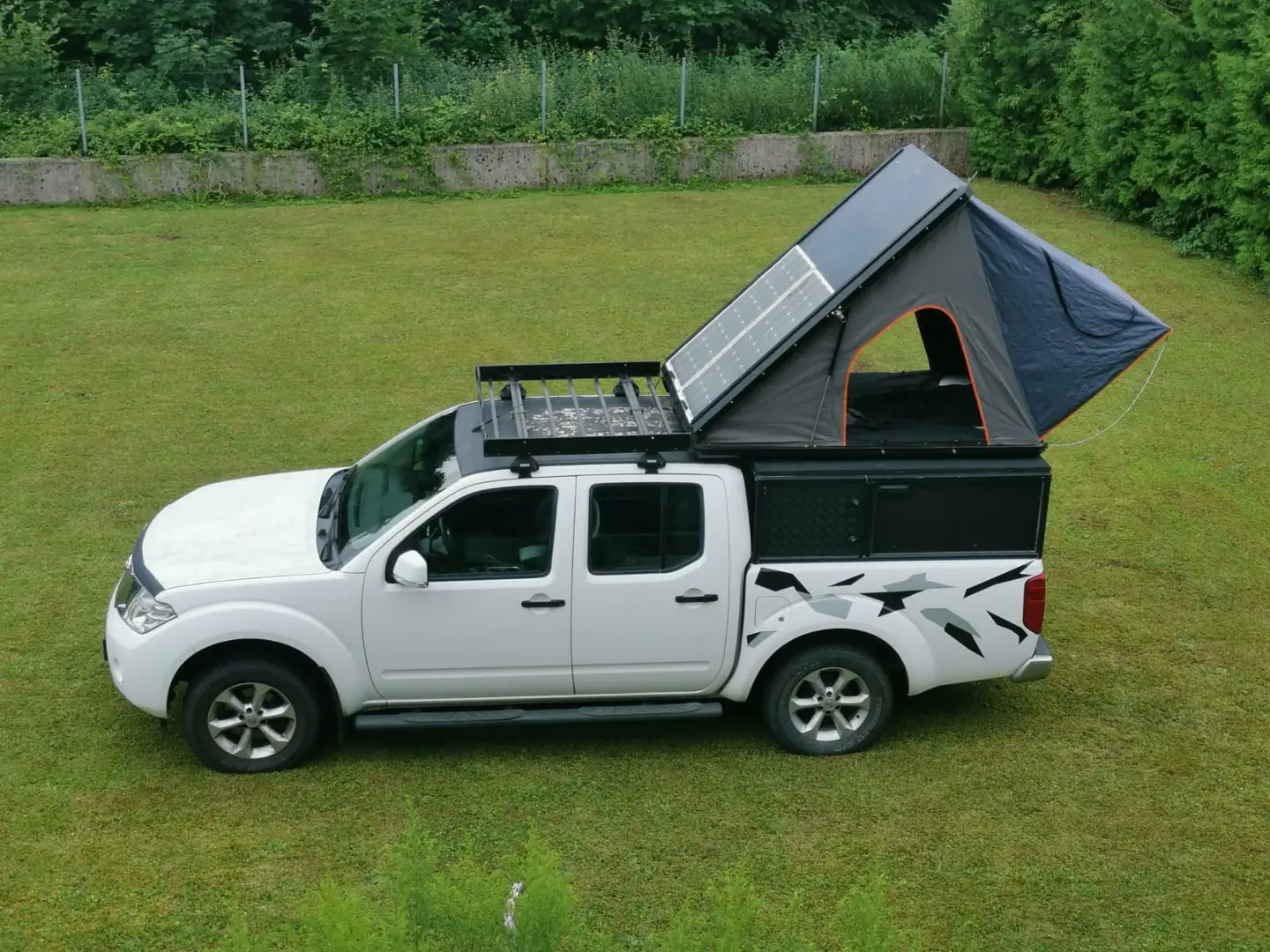 Nissan Navara Pickup 4x4 Camper Weiß - 2