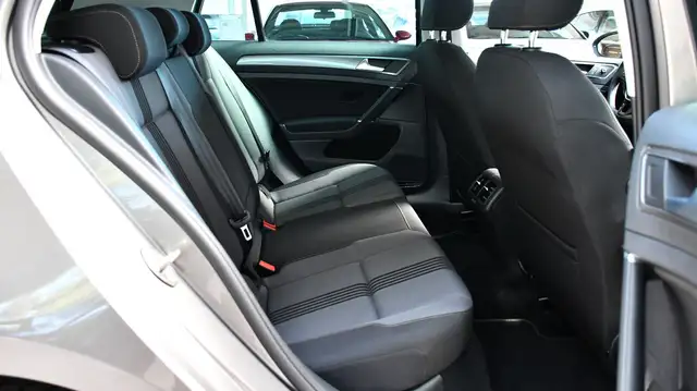 Volkswagen Golf view 14