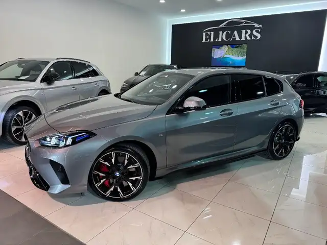 BMW 1 Series view 2