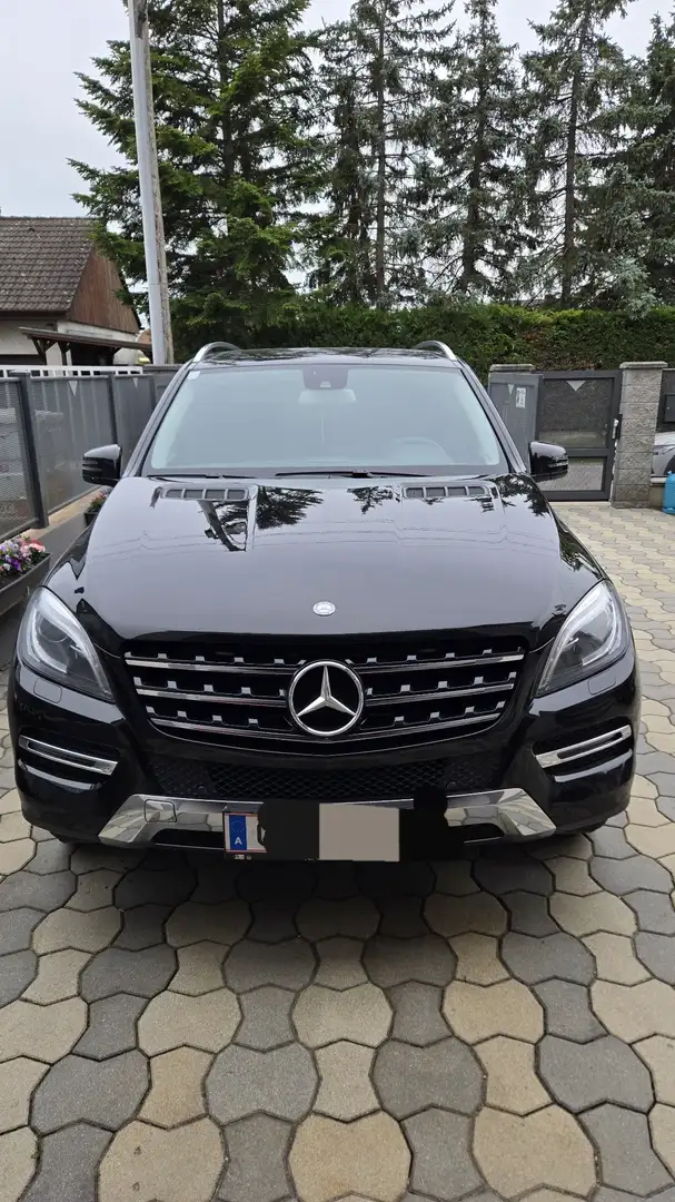 Mercedes-Benz ML 350 Bluetec 4Matic Czarny - 2