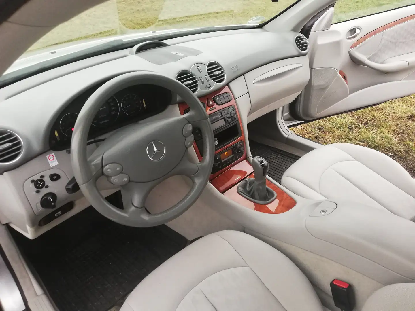 Mercedes-Benz CLK Gri - 1