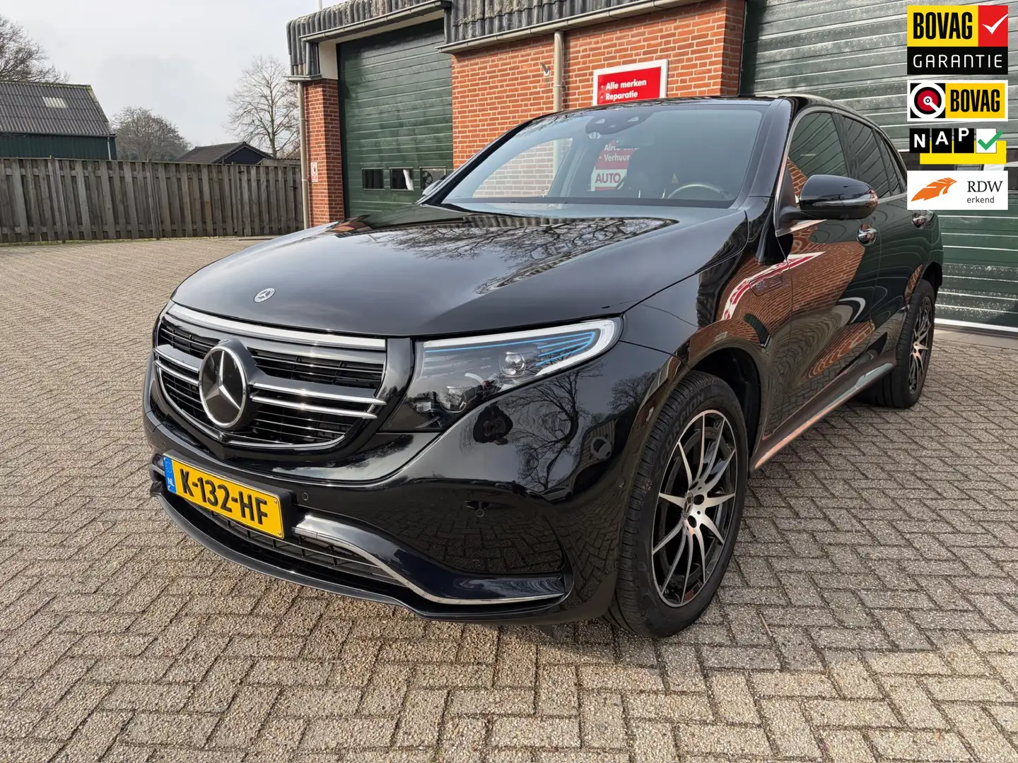 Mercedes-Benz EQC 400 4MATIC Business Solution AMG 80 kWh Schwarz - 1