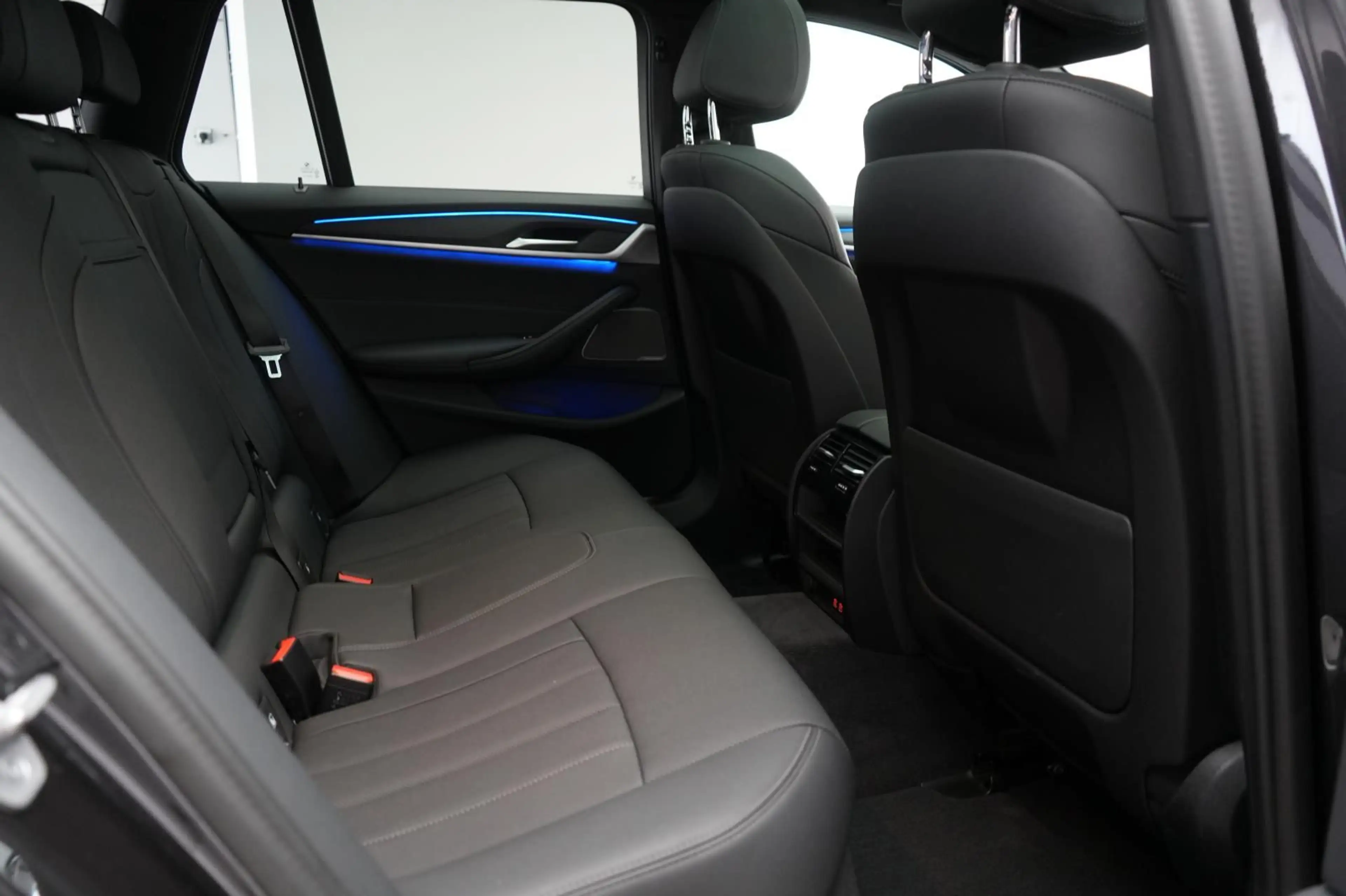 BMW 530 i xDrive Touring M-Sport Laser/HUD/Pano/AHK — photo 10