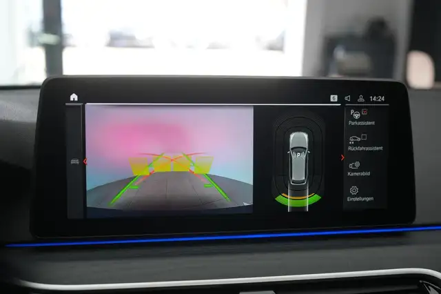 BMW I view 15