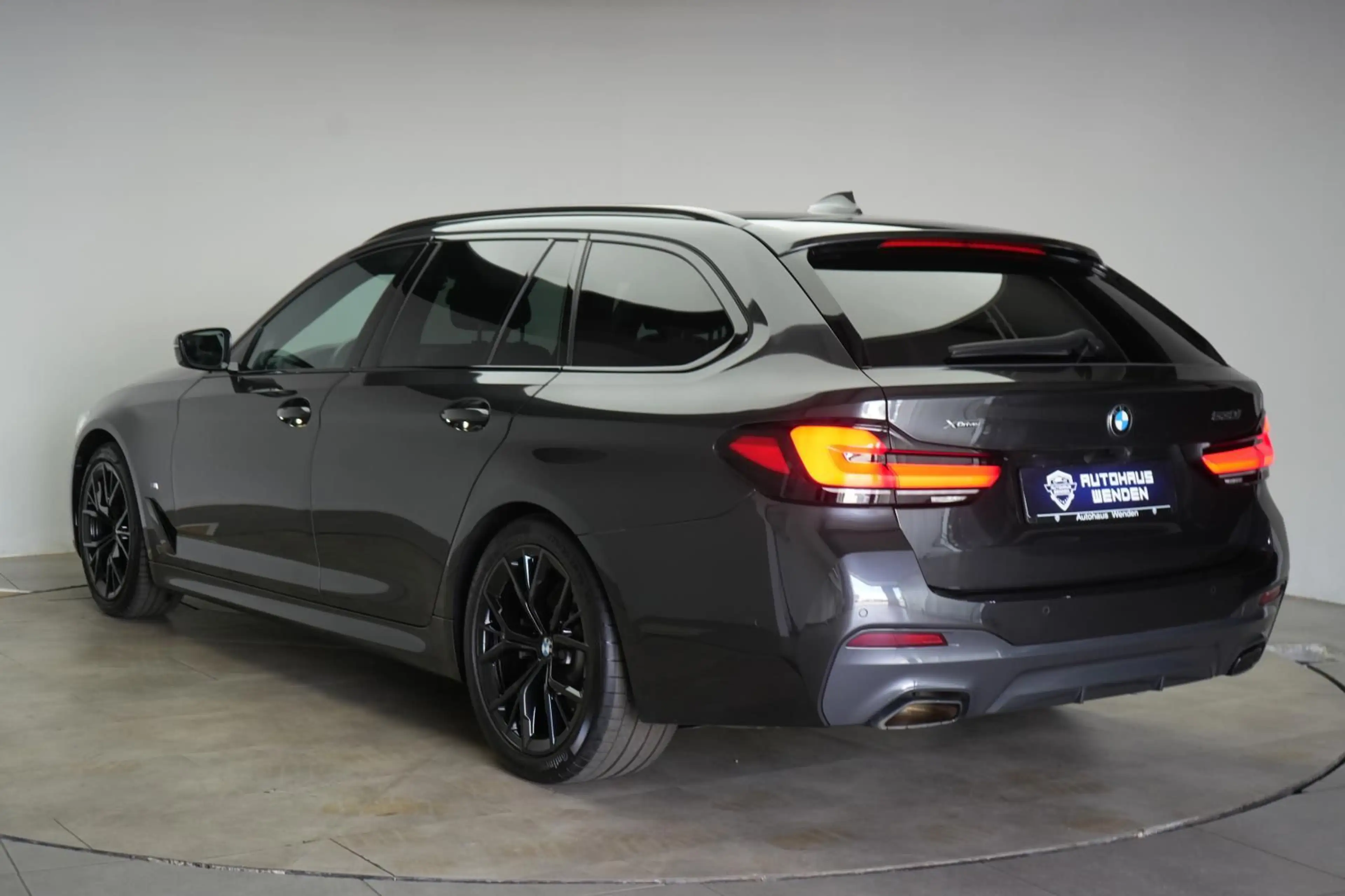 BMW 530 i xDrive Touring M-Sport Laser/HUD/Pano/AHK — photo 6
