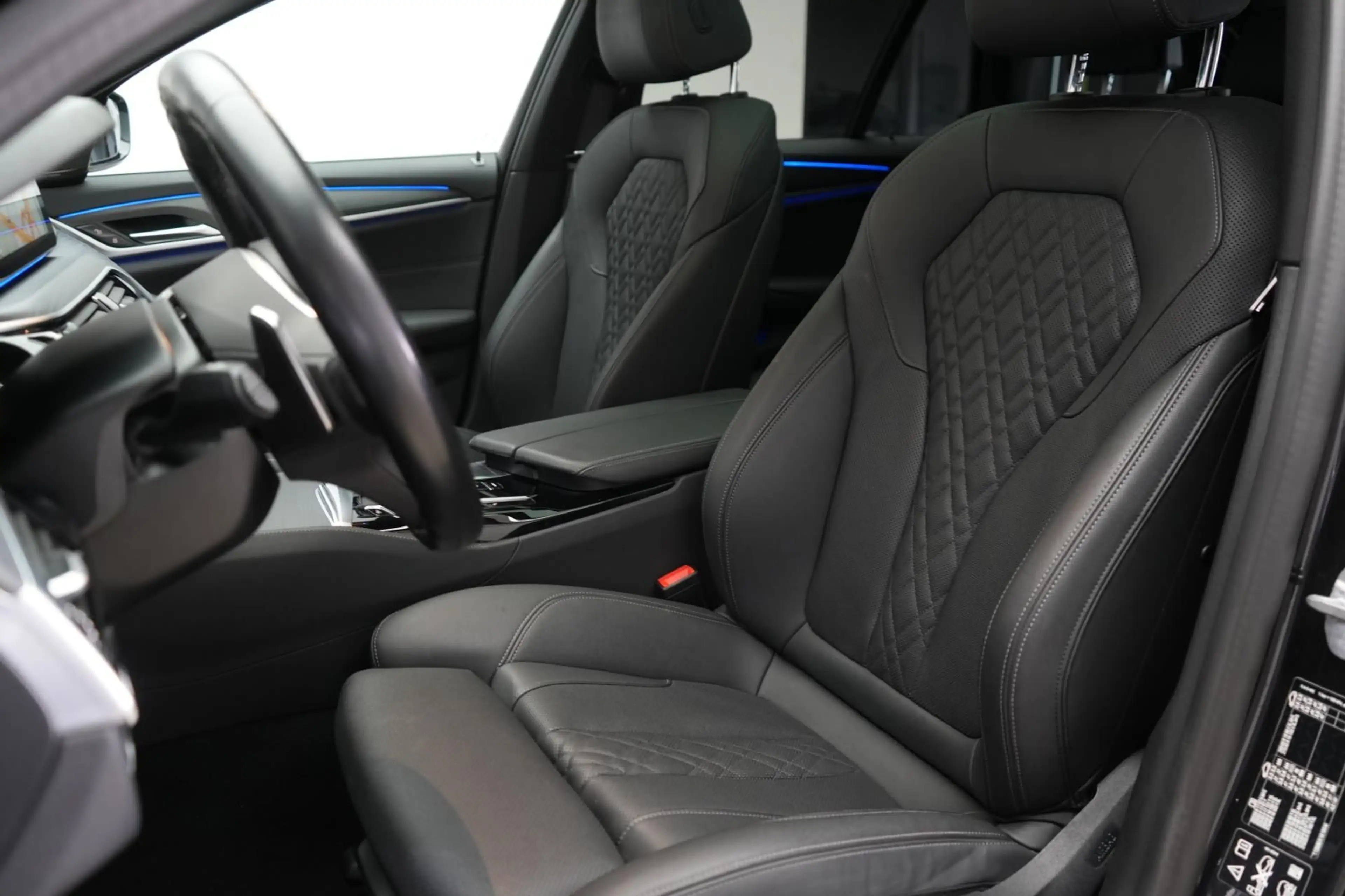 BMW 530 i xDrive Touring M-Sport Laser/HUD/Pano/AHK — photo 12