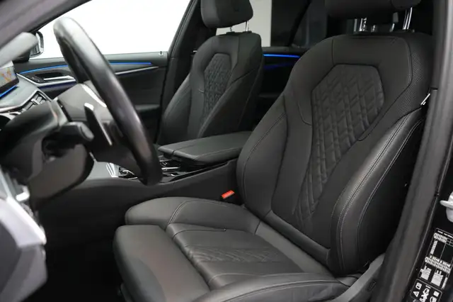 BMW I view 12