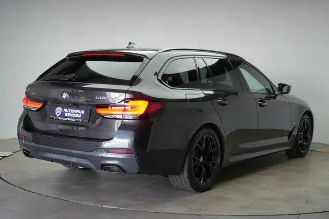 BMW I view 4