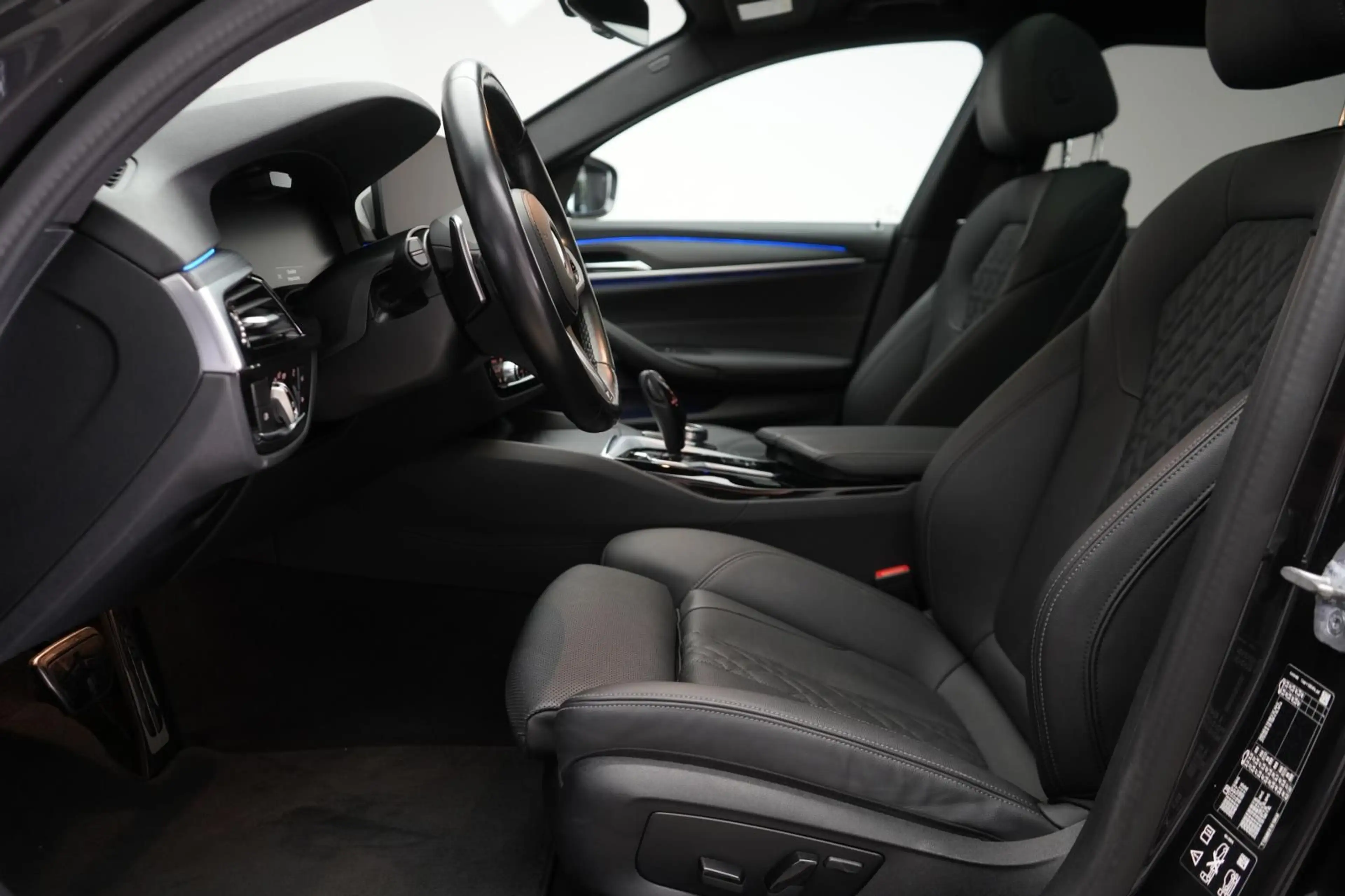 BMW 530 i xDrive Touring M-Sport Laser/HUD/Pano/AHK — photo 11