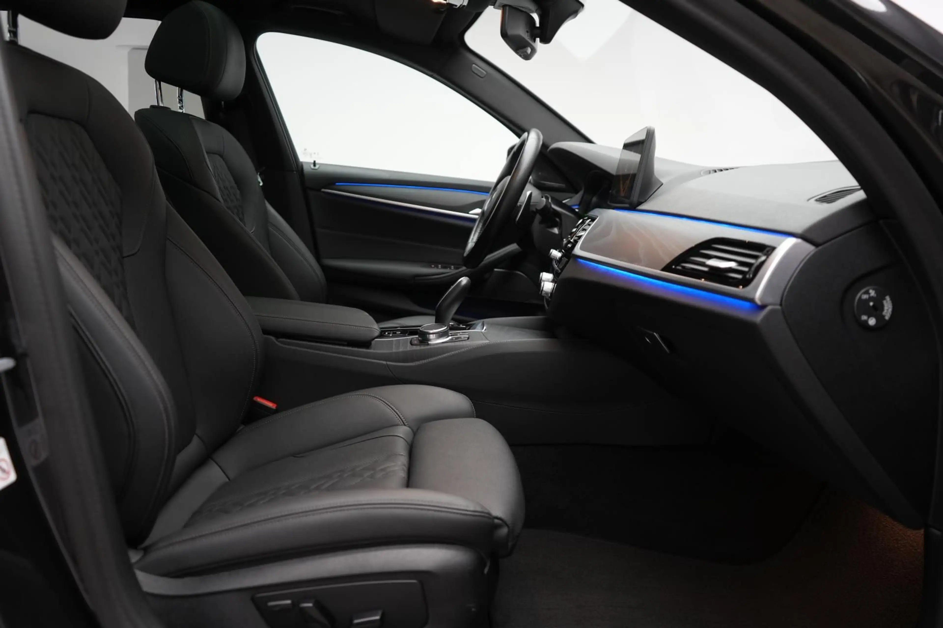 BMW 530 i xDrive Touring M-Sport Laser/HUD/Pano/AHK — photo 7