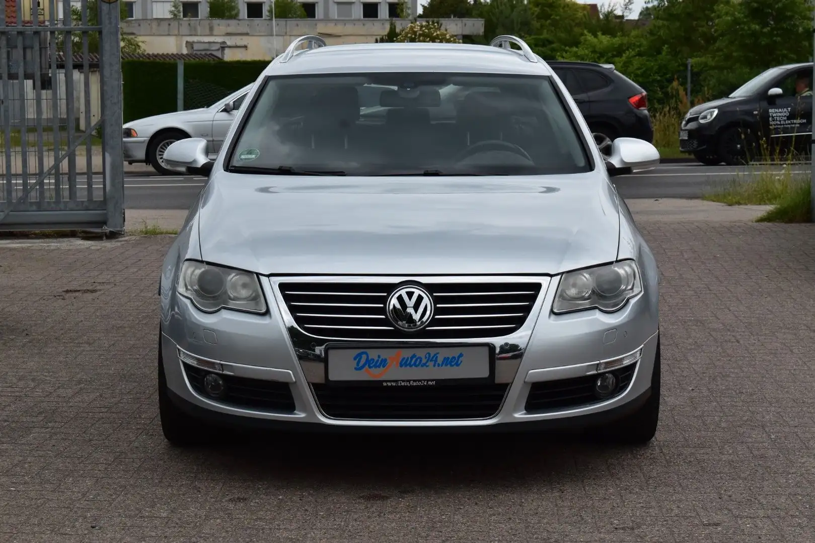 Volkswagen Passat Variant Highline AUT.|Bi-Xenon|Navi|Tempo Silber - 2
