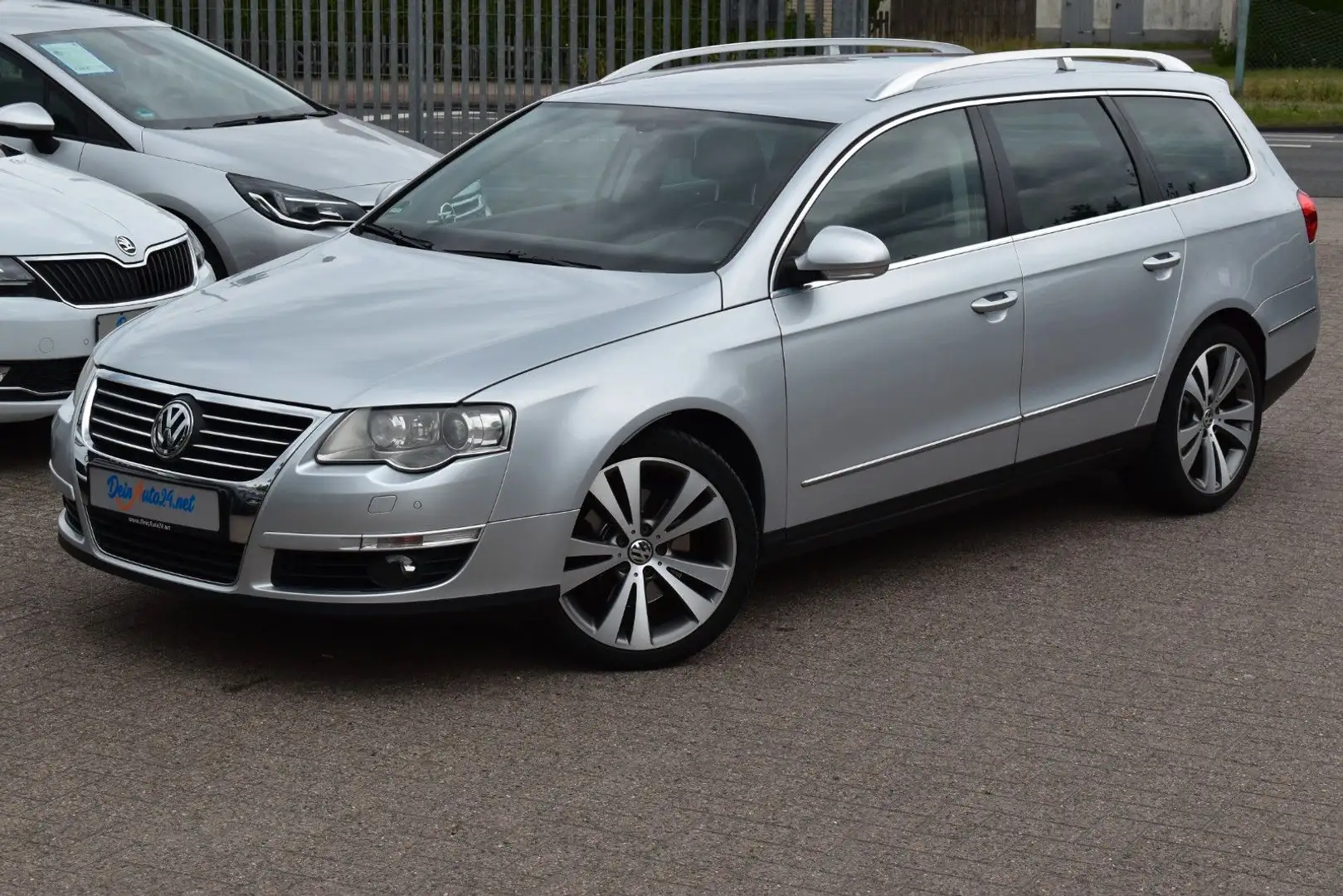Volkswagen Passat Variant Highline AUT.|Bi-Xenon|Navi|Tempo Silber - 1