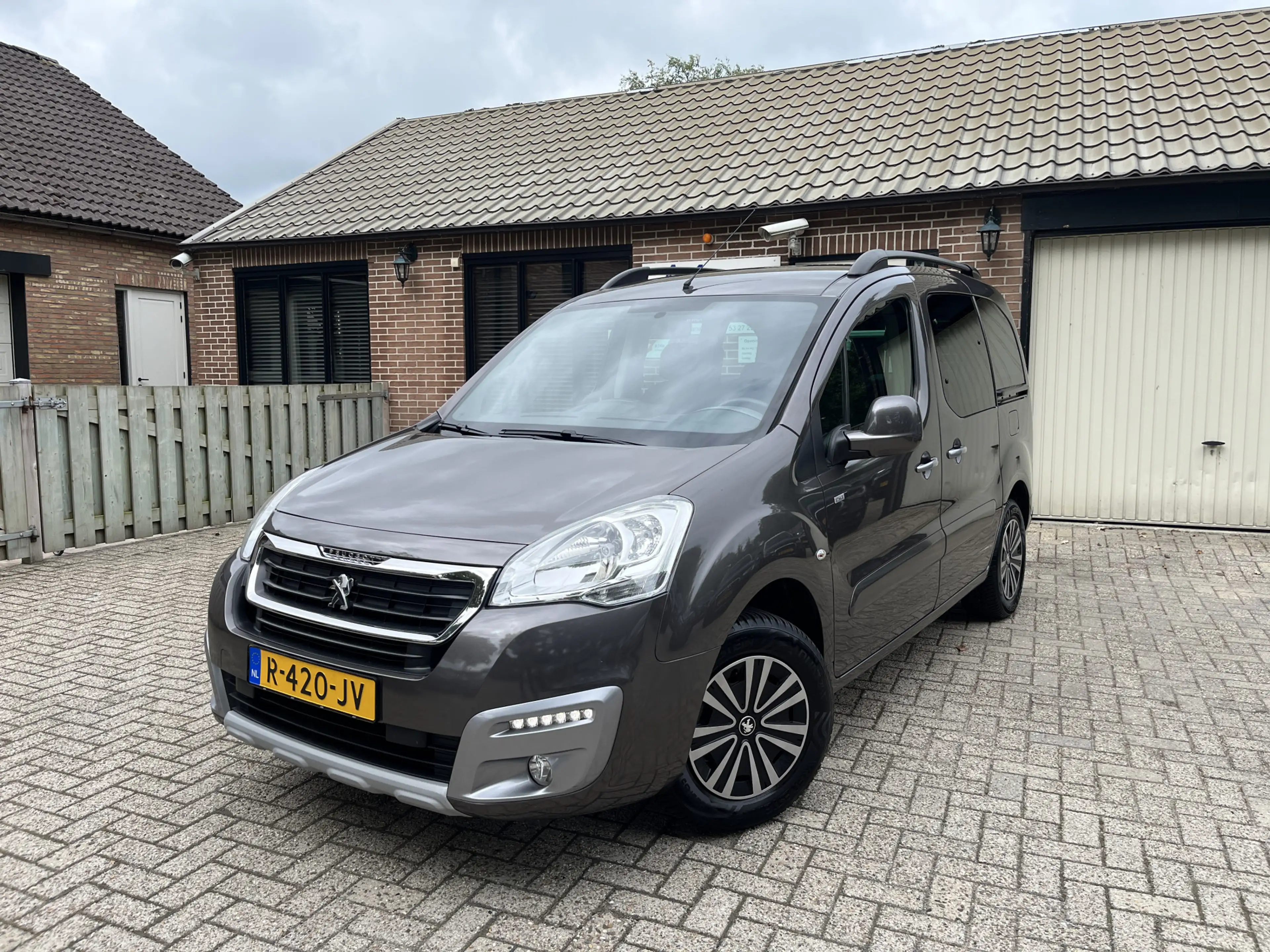 Peugeot Partner Tepee 1.2 PureTech Style 2x Schuifdeur Trekhaak