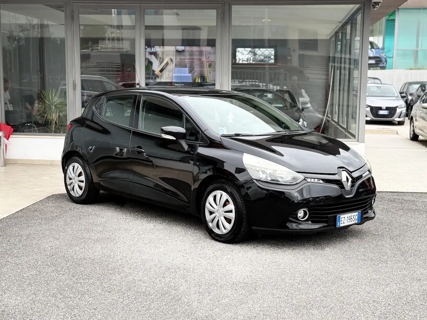 Renault Clio 1.2 Benzina 75CV E5 Neo. - 2015 Noir - 1