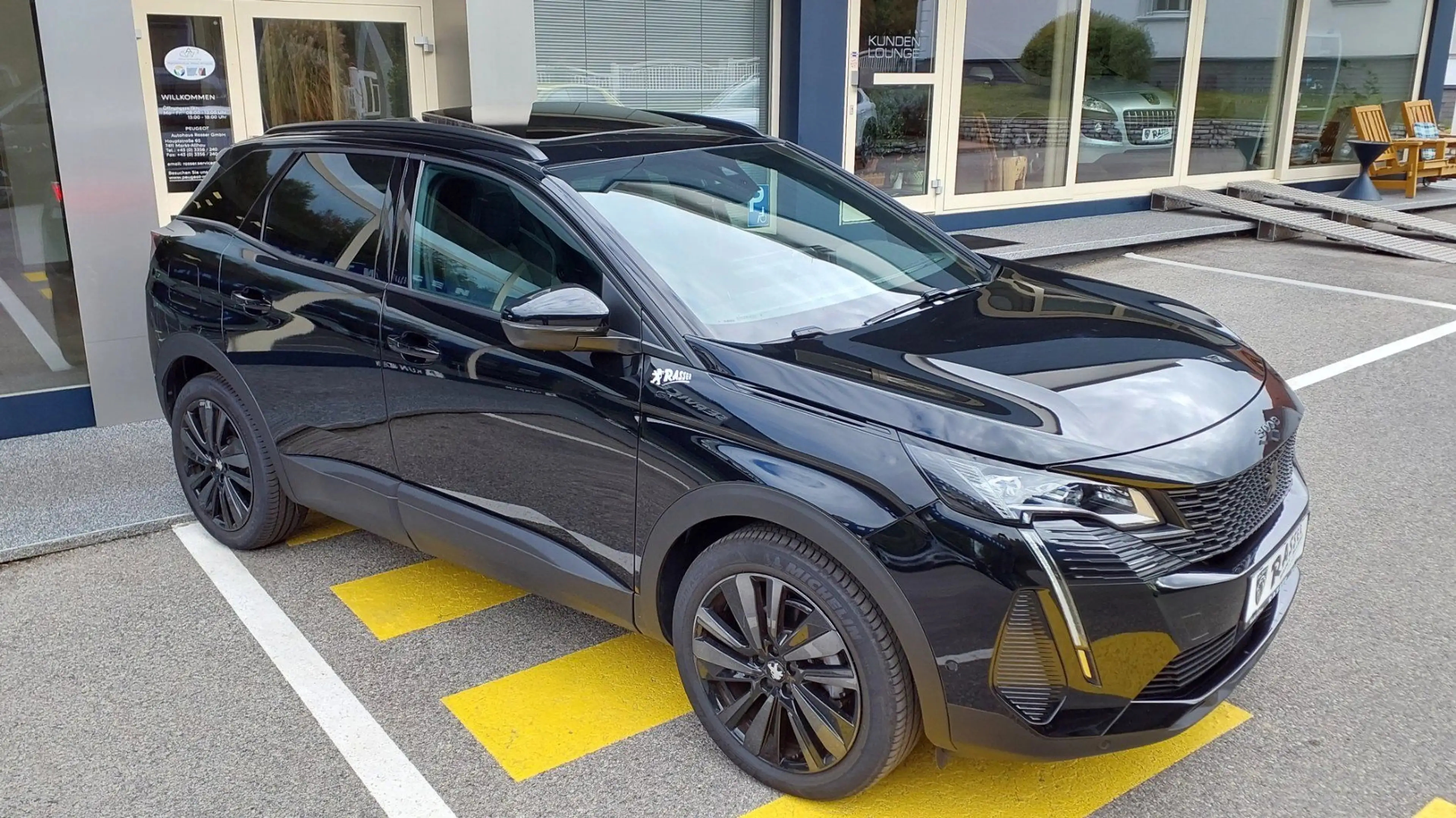 Peugeot 3008 1.2 PureTech 130 GT — photo 13