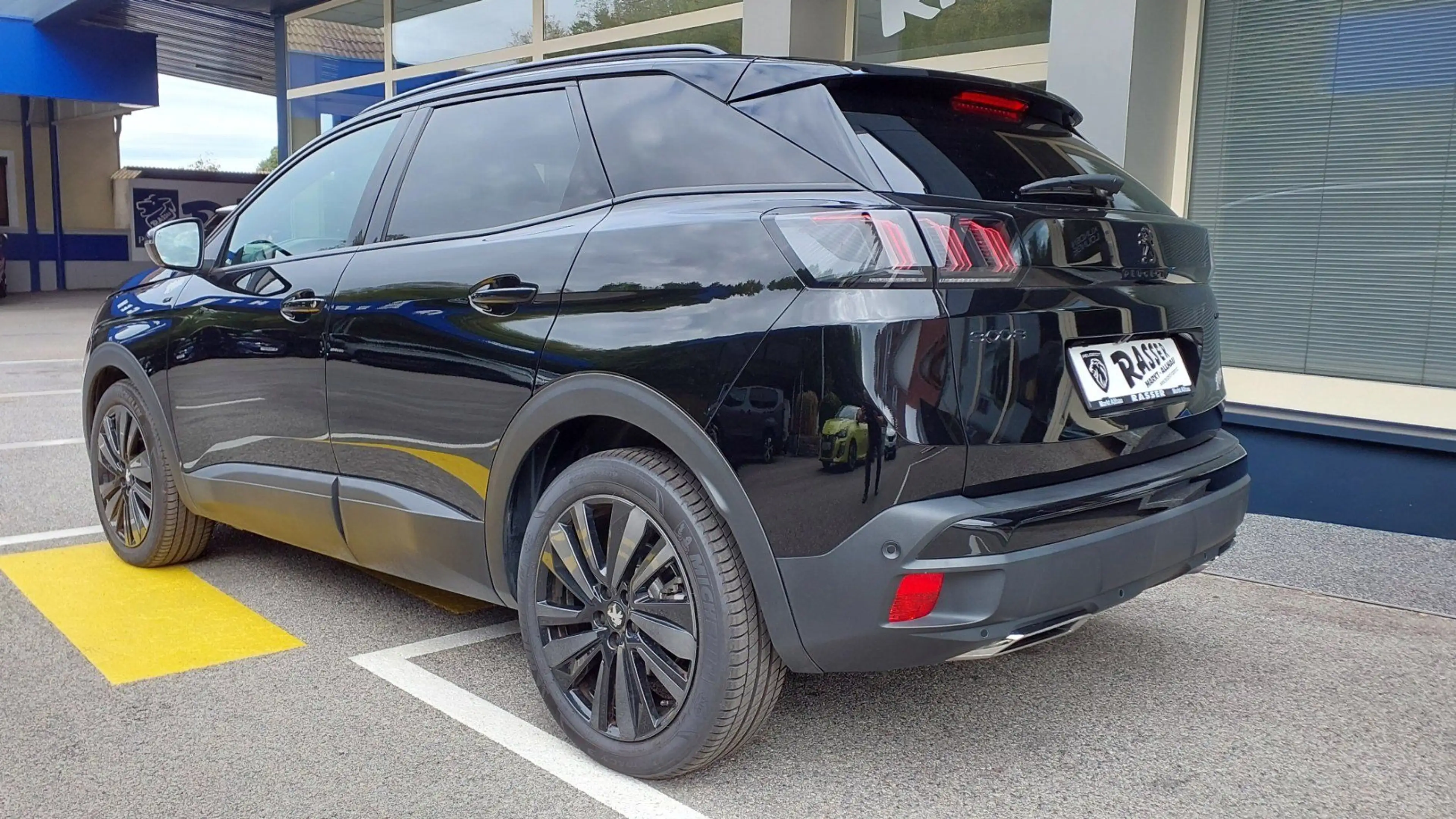 Peugeot 3008 1.2 PureTech 130 GT — photo 8